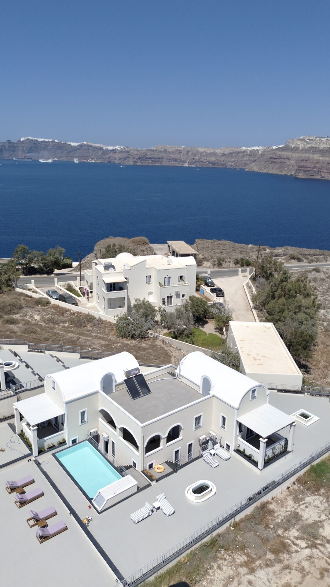 The Noverian Bios Caldera Sunset Suites Santorini