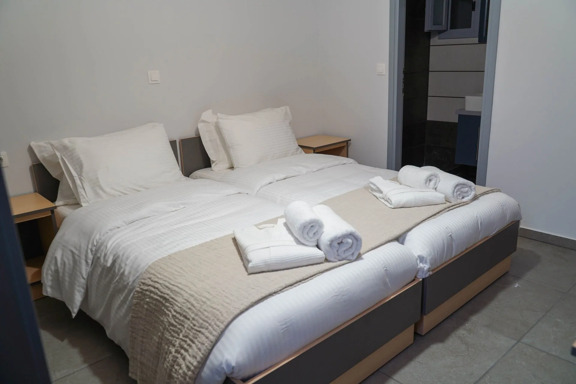 Economy Cozy Apartment with warm neutral details Economy Cozy Apartment with warm neutral details